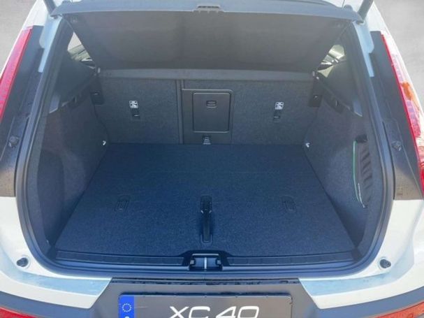 Volvo XC40 B3 Plus Dark 120 kW image number 8