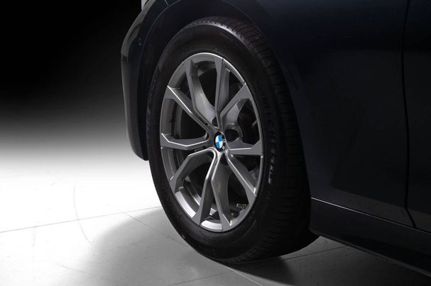 BMW 320i Sport Line 135 kW image number 7