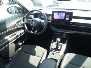 Car image 25