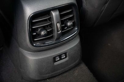 Car image 37