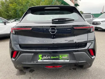 Car image 26