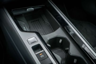 Car image 35