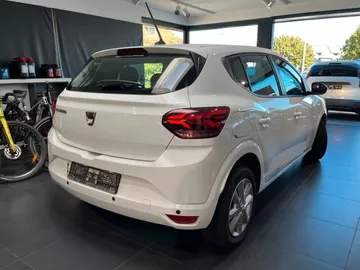 Car image 2