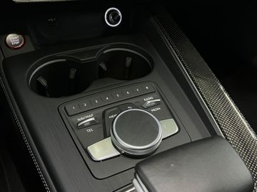 Car image 35