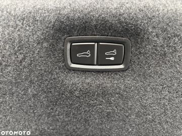 Car image 40