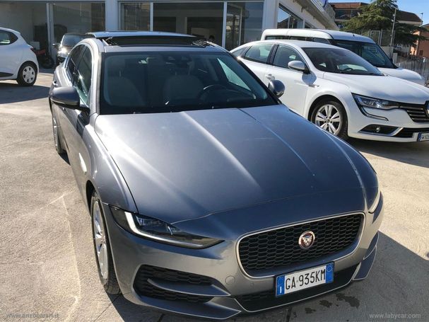 Jaguar XE 132 kW image number 15