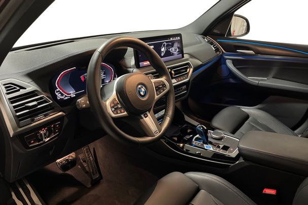 BMW iX3 210 kW image number 13