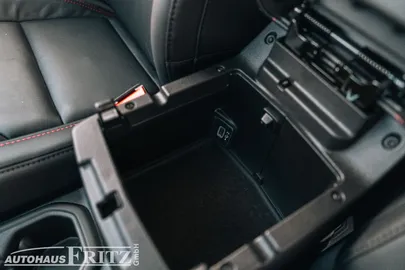 Car image 37