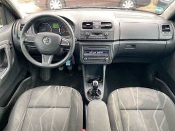 Car image 15