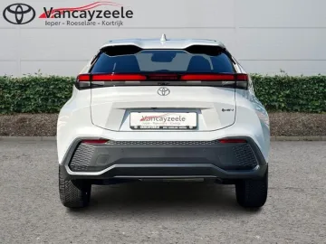 Car image 3