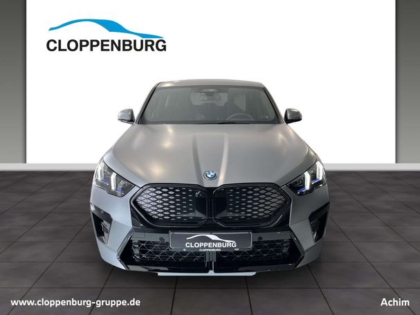 BMW iX2 xDrive30 M Sport 230 kW image number 8