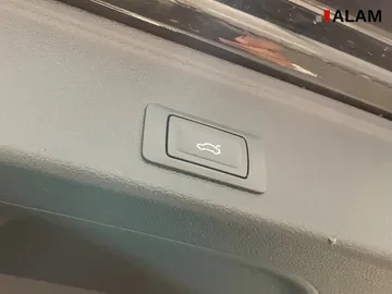 Car image 36