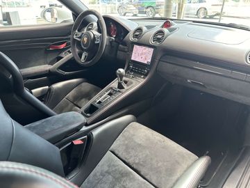 Car image 37