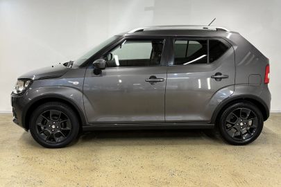 Car image 4