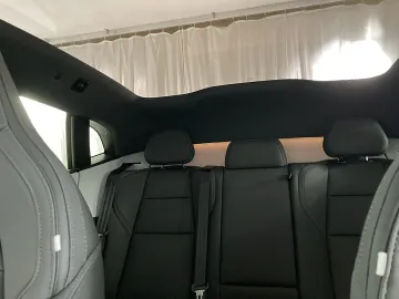 Car image 35