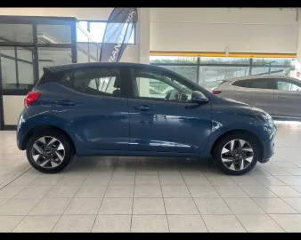 Car image 4