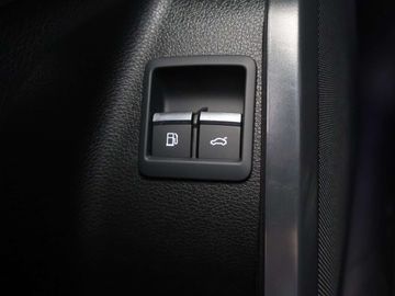 Car image 41