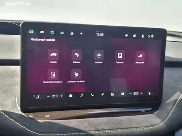 Car image 32