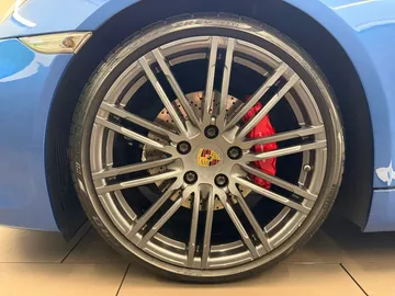 Car image 32