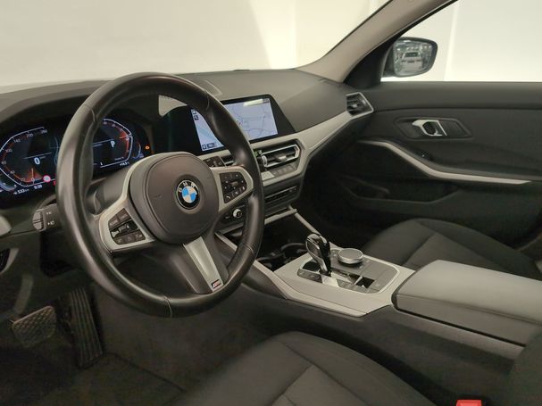 BMW 320i Touring 135 kW image number 8