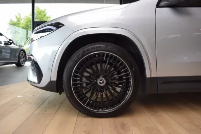 Car image 33