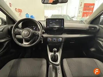 Car image 5