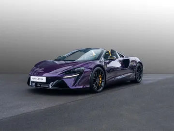 Car image 30