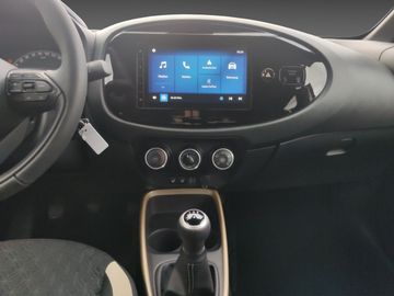 Car image 15