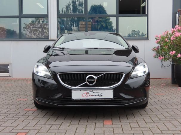 Volvo V40 D3 Geartronic Momentum 110 kW image number 23