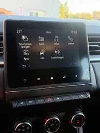 Car image 32