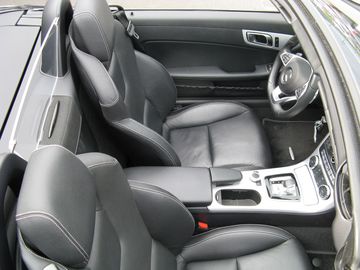 Car image 10