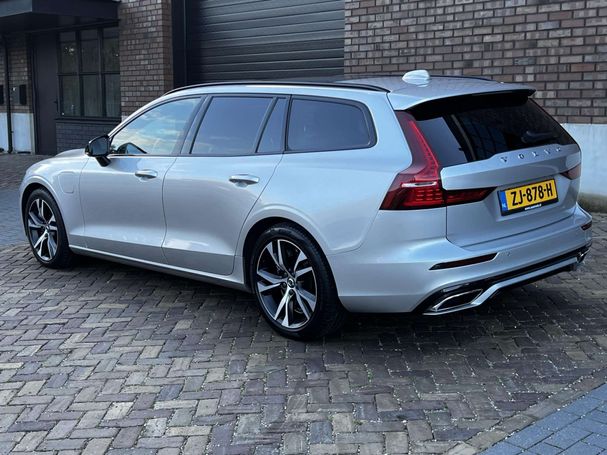 Volvo V60 T8 Twin Engine R Design AWD 287 kW image number 10