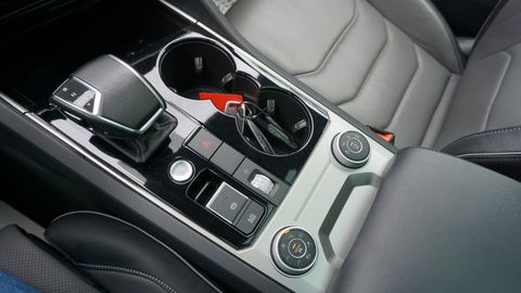 Car image 24