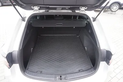 Car image 33