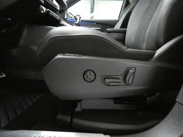 Car image 36