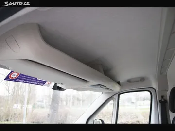 Car image 32