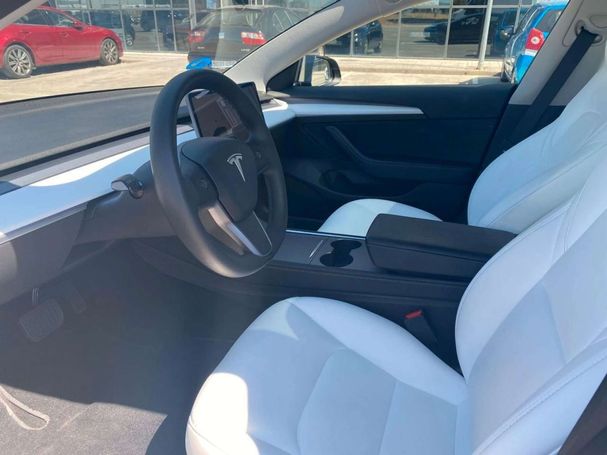 Tesla Model 3 Standard Range Plus 239 kW image number 7