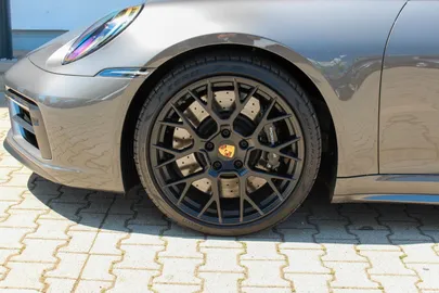 Car image 29