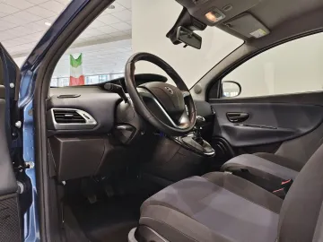 Car image 31