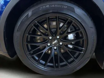 Car image 28