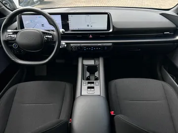 Car image 26