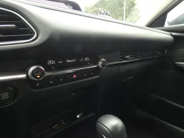 Car image 40