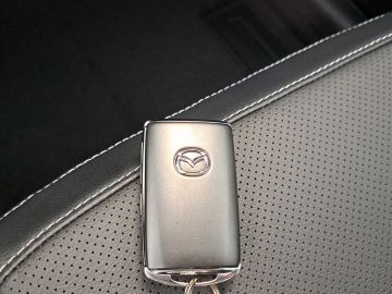 Car image 25