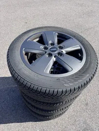 Car image 37