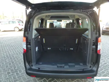 Car image 29