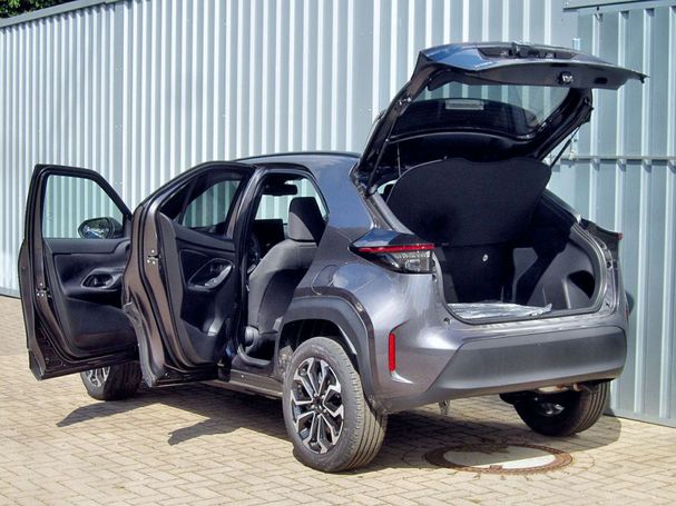 Toyota Yaris Cross 1.5 Hybrid Team Deutschland 85 kW image number 4