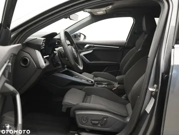 Car image 34