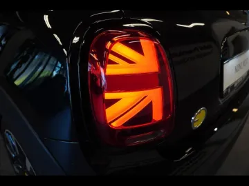 Car image 30