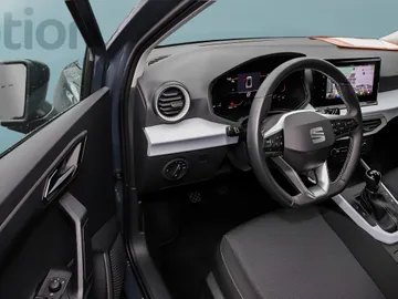 Car image 10