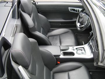 Car image 10